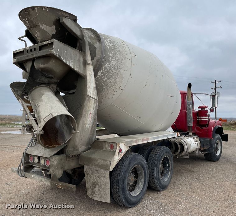 image for item DN4589 1991 Mack DM690S  ready mix truck
