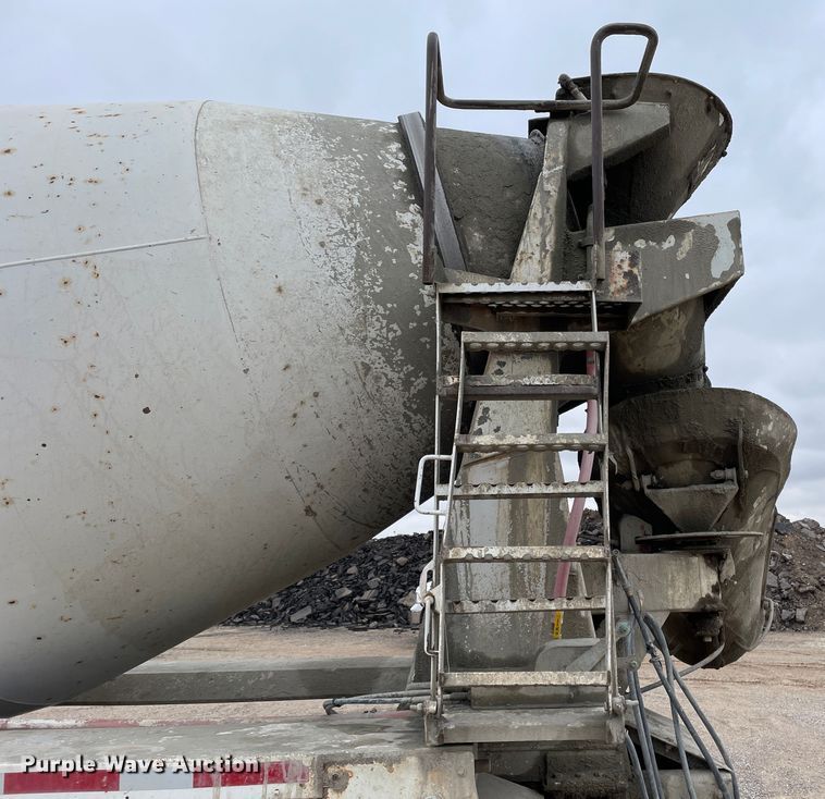 image for item DN4589 1991 Mack DM690S  ready mix truck