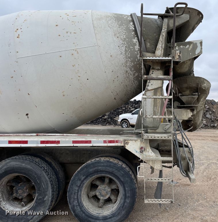 image for item DN4589 1991 Mack DM690S  ready mix truck