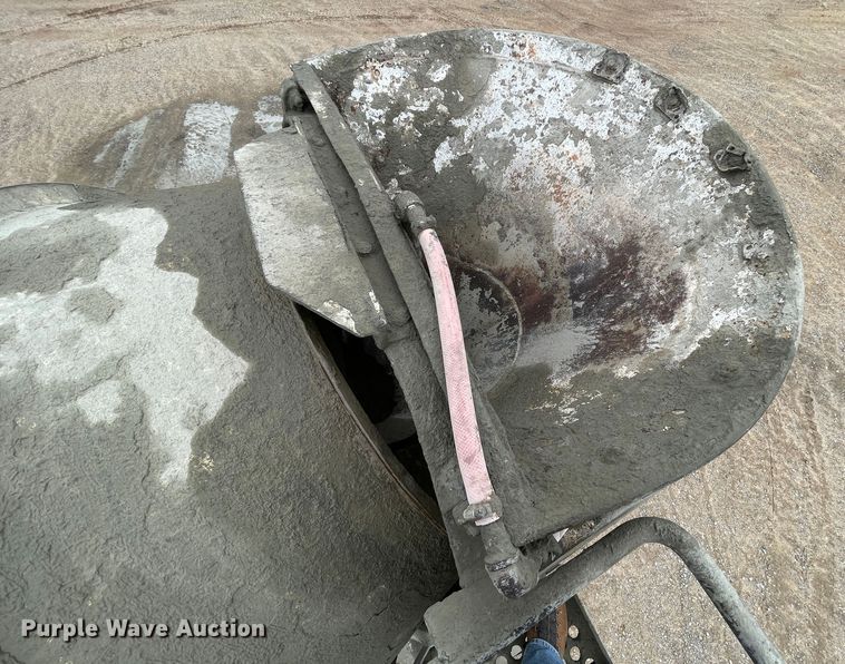 image for item DN4589 1991 Mack DM690S  ready mix truck