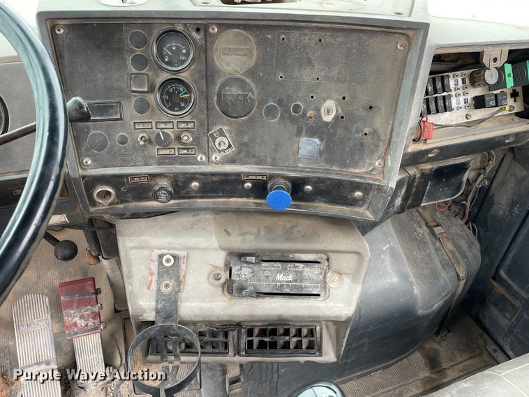 image for item DN4589 1991 Mack DM690S  ready mix truck