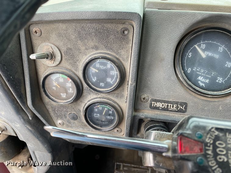 image for item DN4589 1991 Mack DM690S  ready mix truck