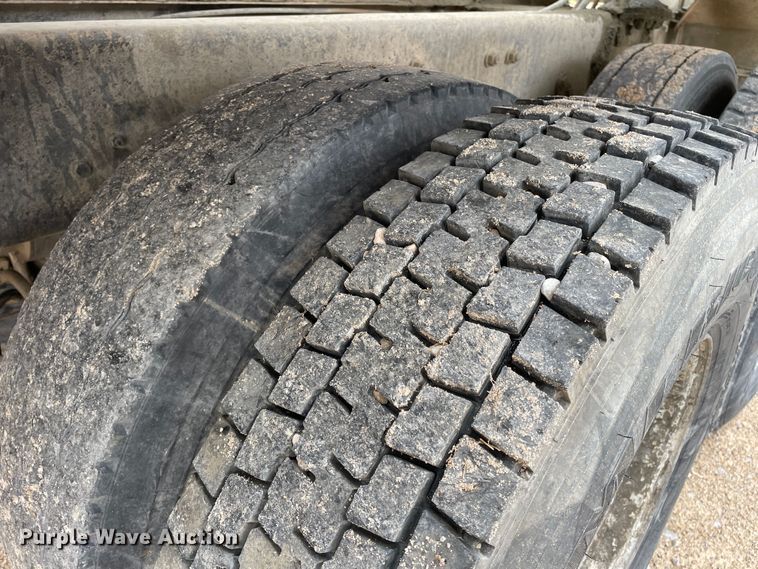 image for item DN4589 1991 Mack DM690S  ready mix truck