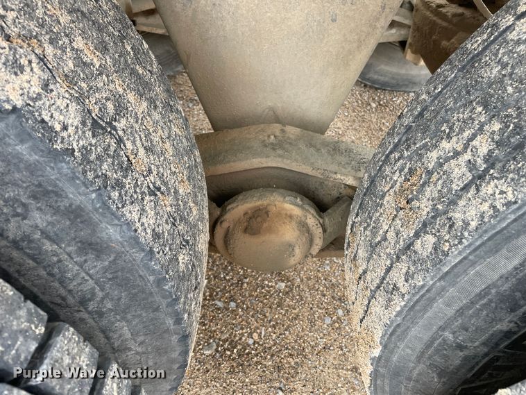 image for item DN4589 1991 Mack DM690S  ready mix truck