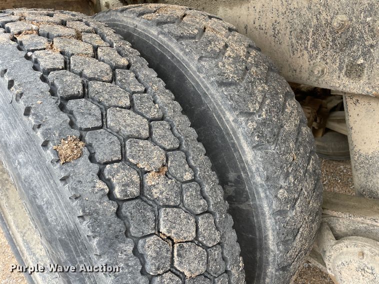 image for item DN4589 1991 Mack DM690S  ready mix truck