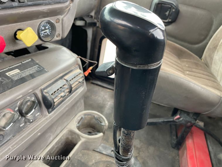 image for item DN4590 2002 Mack CH613  semi truck