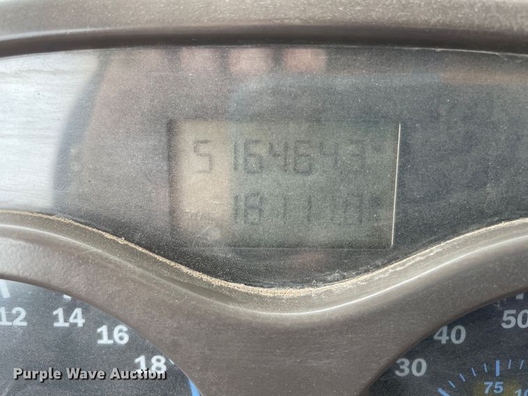 image for item DN4590 2002 Mack CH613  semi truck