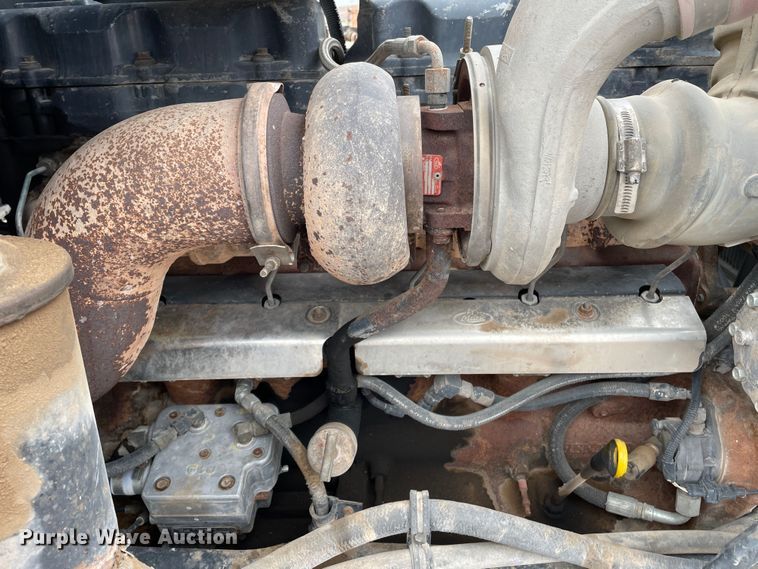 image for item DN4590 2002 Mack CH613  semi truck