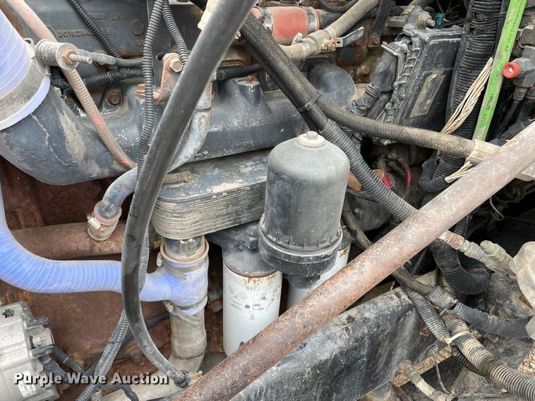 image for item DN4590 2002 Mack CH613  semi truck