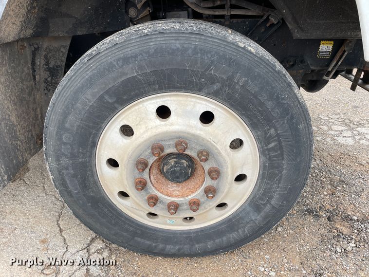 image for item DN4590 2002 Mack CH613  semi truck