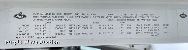 image for item DN4590 2002 Mack CH613  semi truck