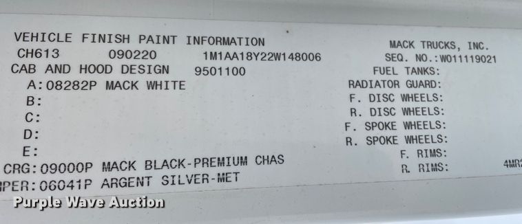 image for item DN4590 2002 Mack CH613  semi truck