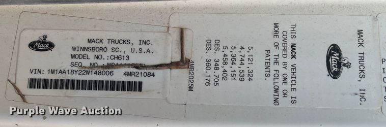 image for item DN4590 2002 Mack CH613  semi truck