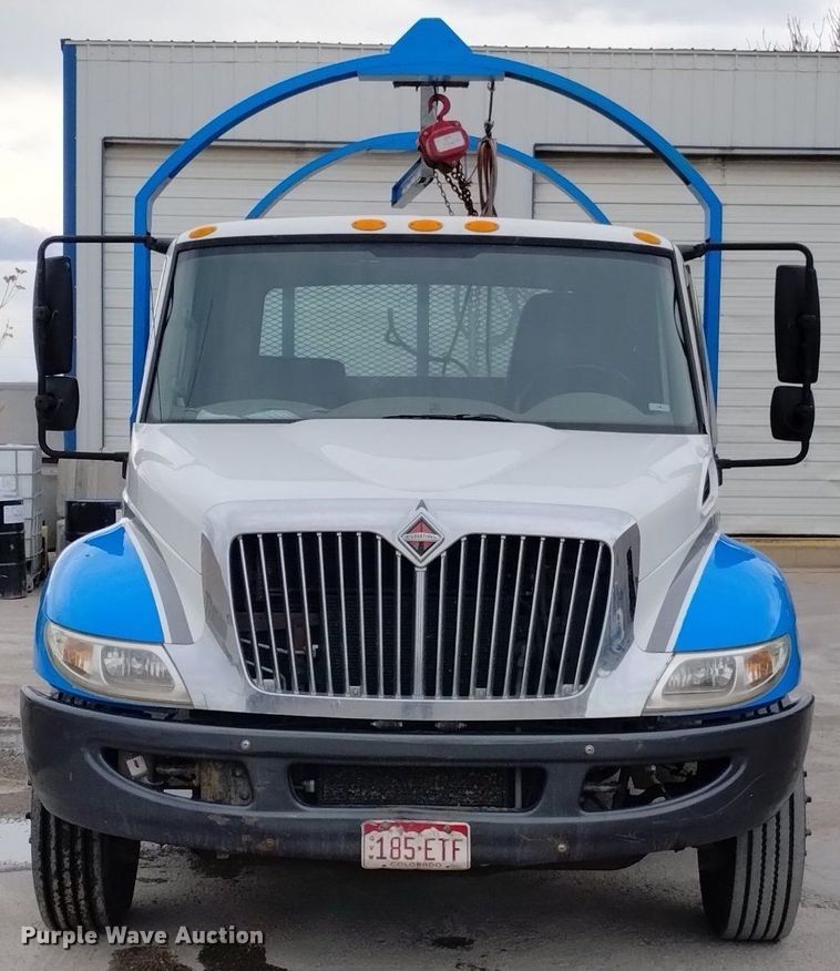 image for item DN6415 2012 International DuraStar 4300  flatbed truck