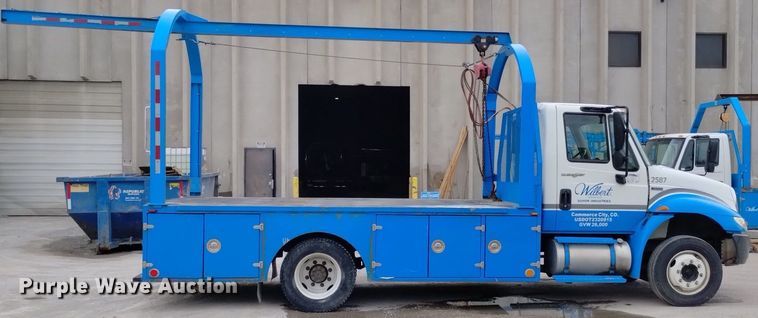 image for item DN6415 2012 International DuraStar 4300  flatbed truck