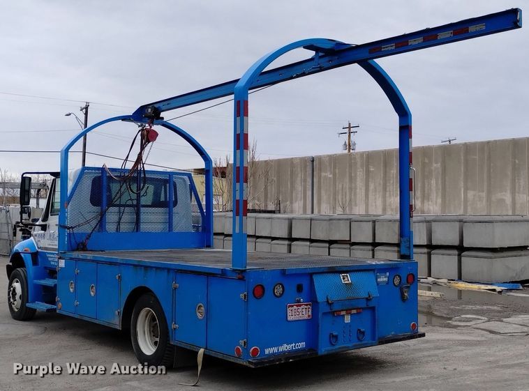 image for item DN6415 2012 International DuraStar 4300  flatbed truck