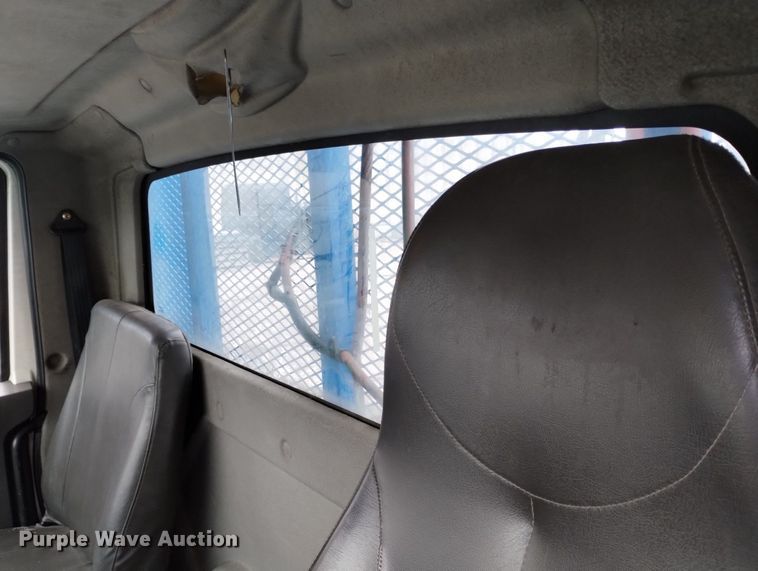 image for item DN6415 2012 International DuraStar 4300  flatbed truck