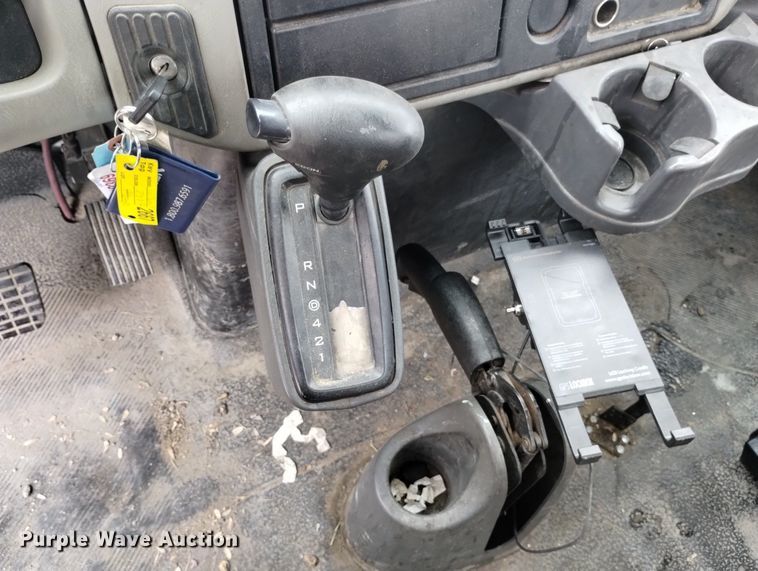 image for item DN6415 2012 International DuraStar 4300  flatbed truck