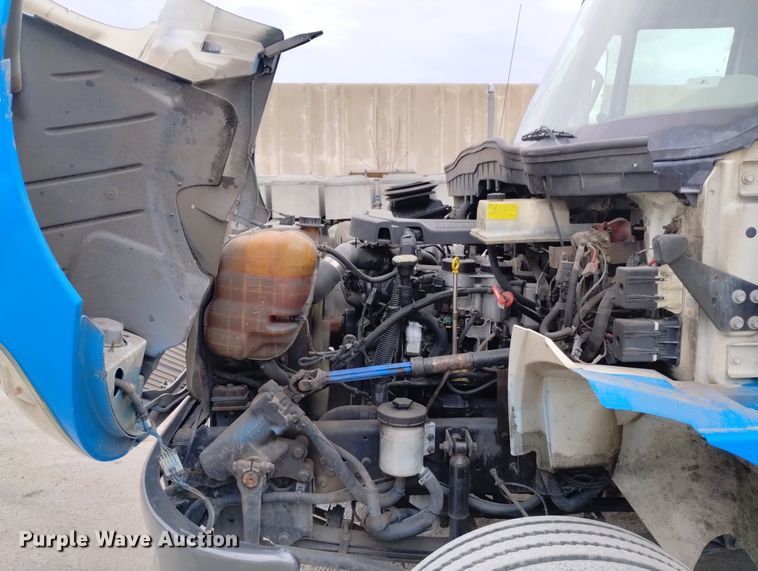 image for item DN6415 2012 International DuraStar 4300  flatbed truck