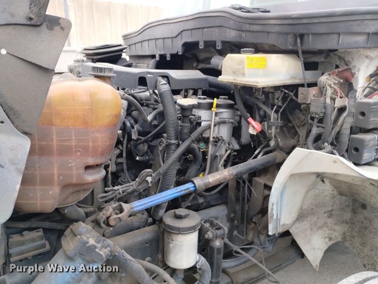 image for item DN6415 2012 International DuraStar 4300  flatbed truck