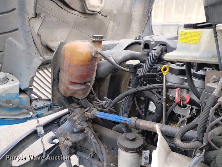 image for item DN6415 2012 International DuraStar 4300  flatbed truck