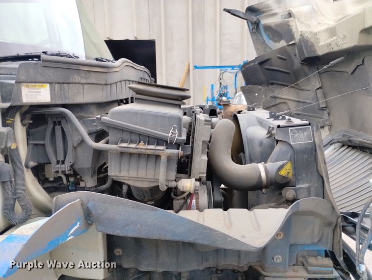 image for item DN6415 2012 International DuraStar 4300  flatbed truck