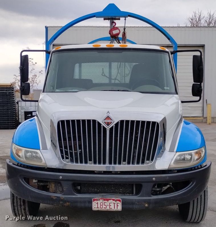 image for item DN6415 2012 International DuraStar 4300  flatbed truck