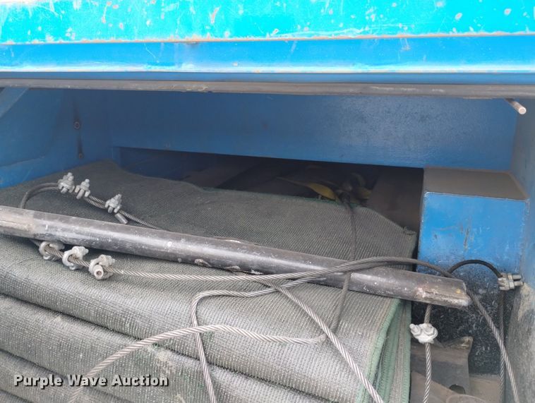 image for item DN6415 2012 International DuraStar 4300  flatbed truck