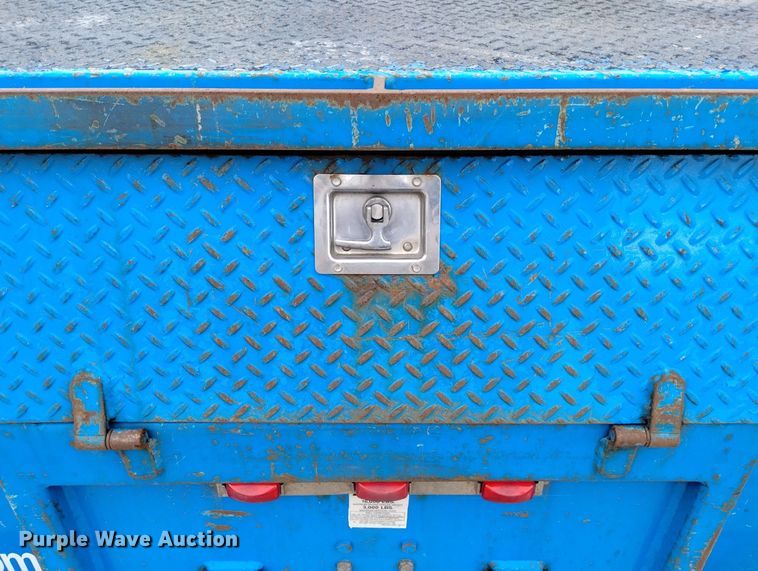 image for item DN6415 2012 International DuraStar 4300  flatbed truck