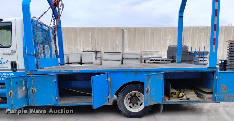 image for item DN6415 2012 International DuraStar 4300  flatbed truck