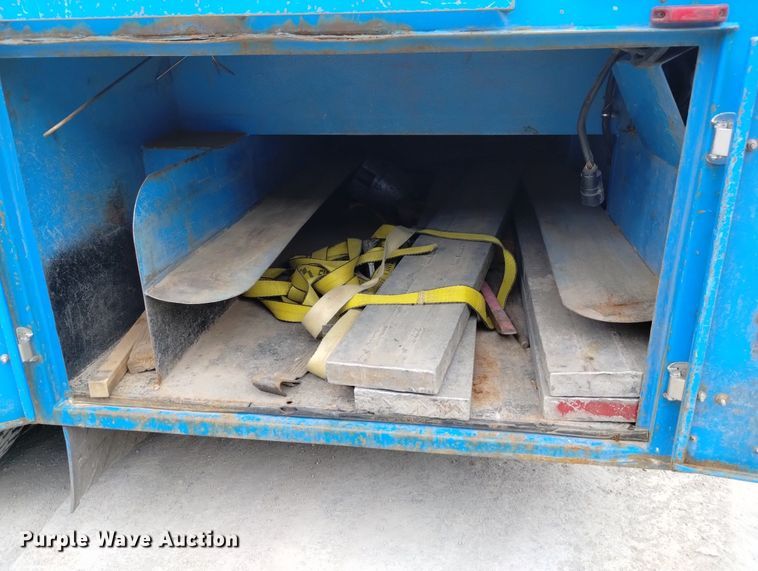 image for item DN6415 2012 International DuraStar 4300  flatbed truck