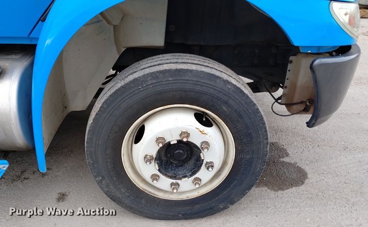 image for item DN6415 2012 International DuraStar 4300  flatbed truck