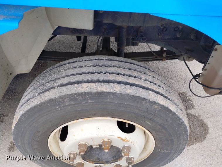 image for item DN6415 2012 International DuraStar 4300  flatbed truck