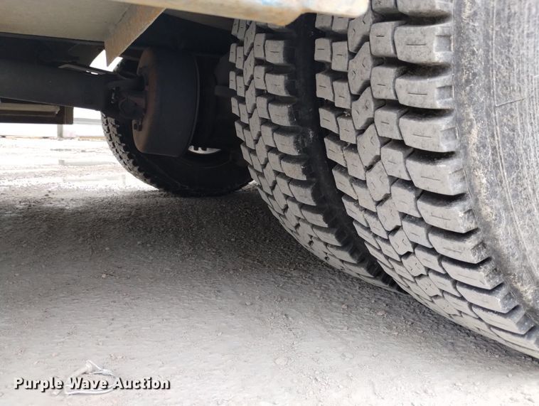 image for item DN6415 2012 International DuraStar 4300  flatbed truck