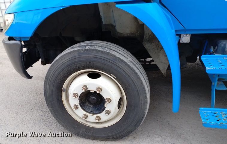 image for item DN6415 2012 International DuraStar 4300  flatbed truck