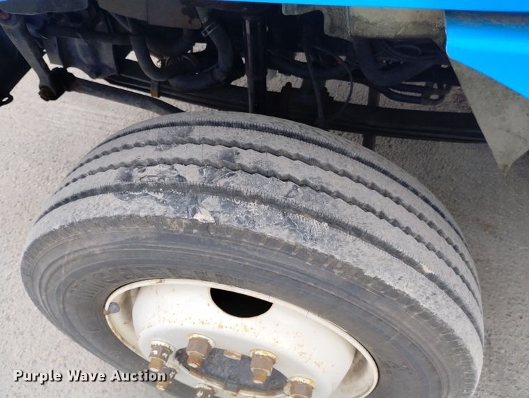 image for item DN6415 2012 International DuraStar 4300  flatbed truck