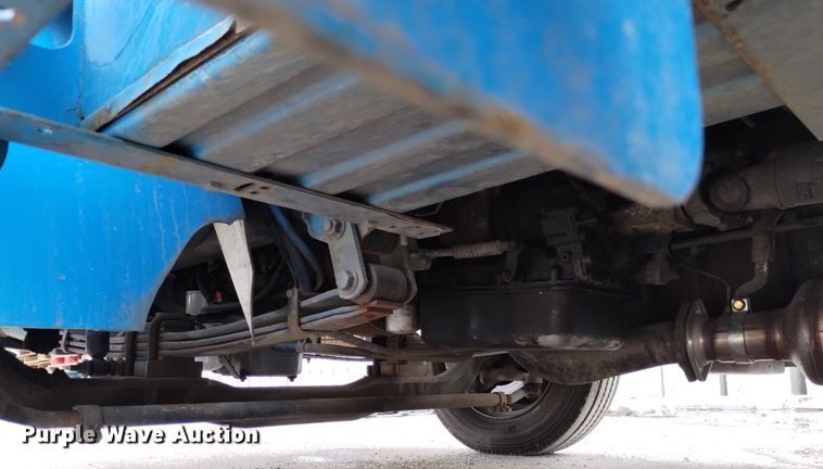 image for item DN6415 2012 International DuraStar 4300  flatbed truck