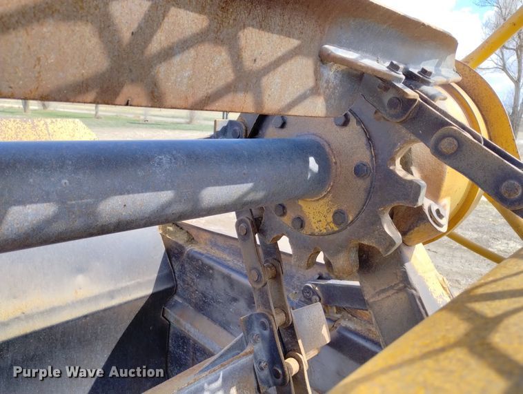 image for item DN6416 1995 Caterpillar 613C Series II  elevating scraper