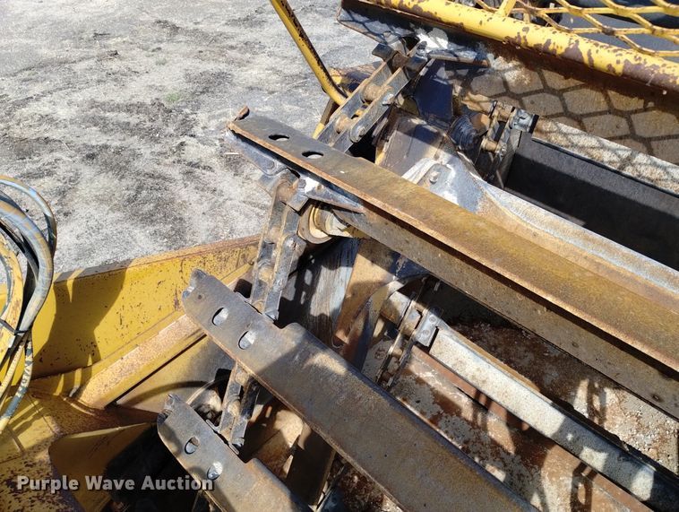 image for item DN6416 1995 Caterpillar 613C Series II  elevating scraper