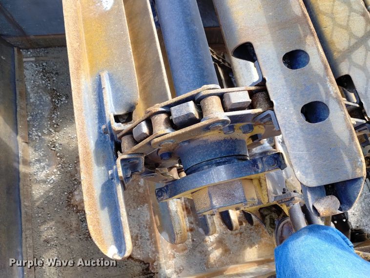 image for item DN6416 1995 Caterpillar 613C Series II  elevating scraper