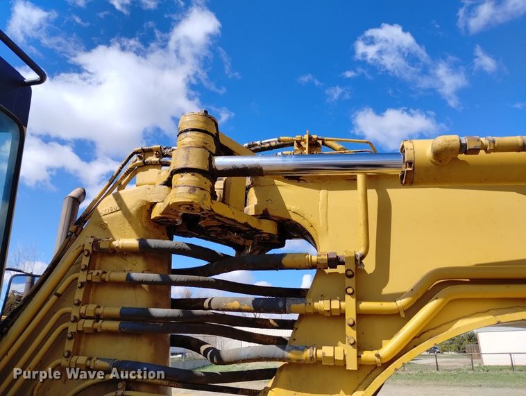 image for item DN6416 1995 Caterpillar 613C Series II  elevating scraper