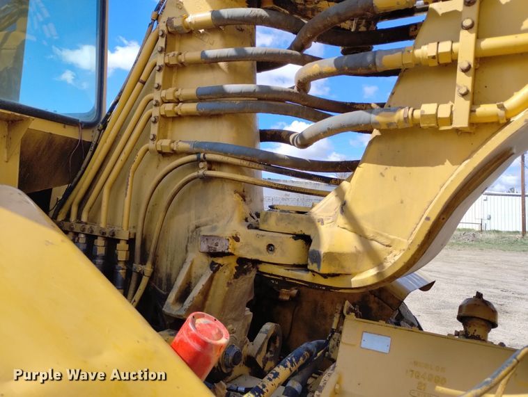 image for item DN6416 1995 Caterpillar 613C Series II  elevating scraper