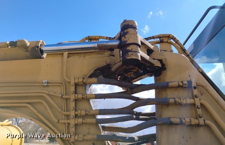 image for item DN6416 1995 Caterpillar 613C Series II  elevating scraper