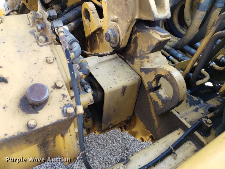 image for item DN6416 1995 Caterpillar 613C Series II  elevating scraper