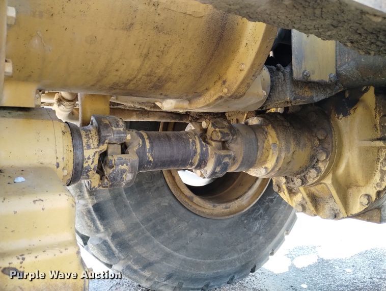 image for item DN6416 1995 Caterpillar 613C Series II  elevating scraper