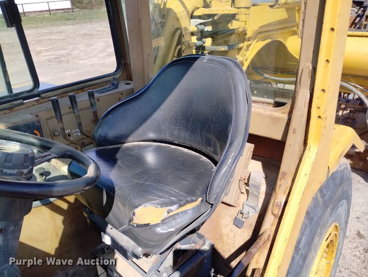 image for item DN6416 1995 Caterpillar 613C Series II  elevating scraper