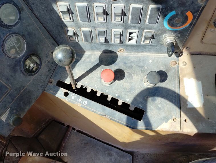 image for item DN6416 1995 Caterpillar 613C Series II  elevating scraper