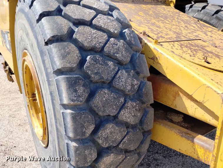 image for item DN6416 1995 Caterpillar 613C Series II  elevating scraper