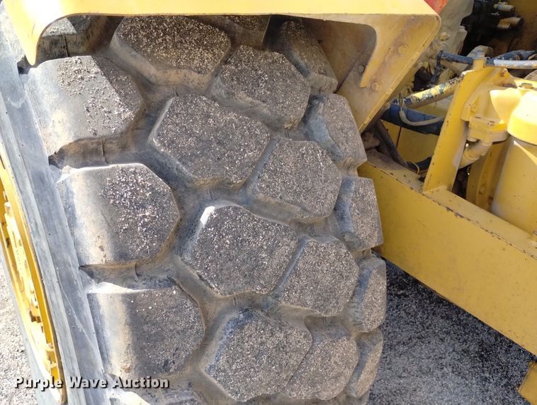 image for item DN6416 1995 Caterpillar 613C Series II  elevating scraper