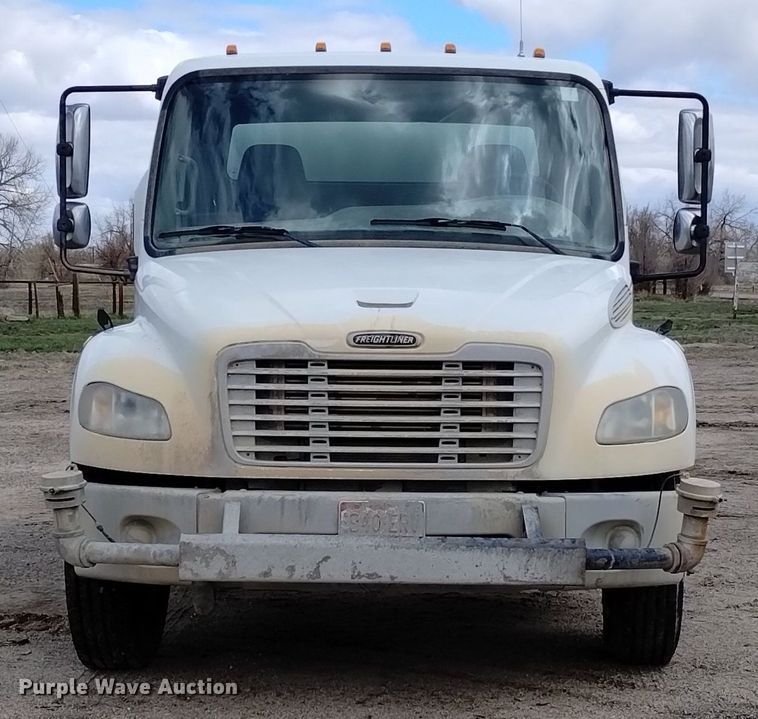 image for item DN6417 2007 Freightliner Business Class M2  water truck